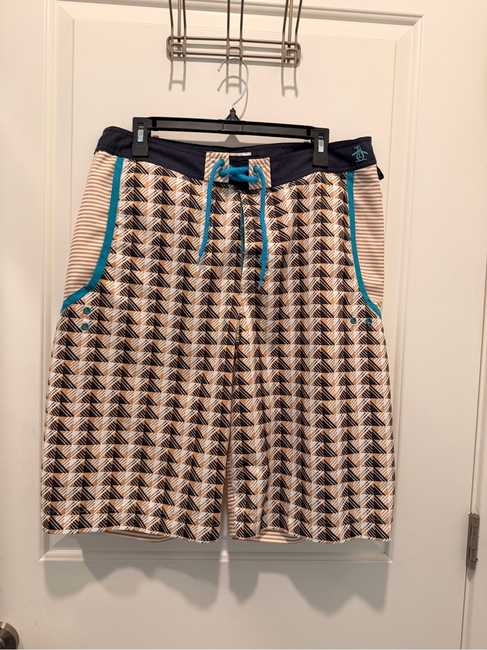 Original Penguin
Munsingwear Geometric
Striped Board Shorts Size 34